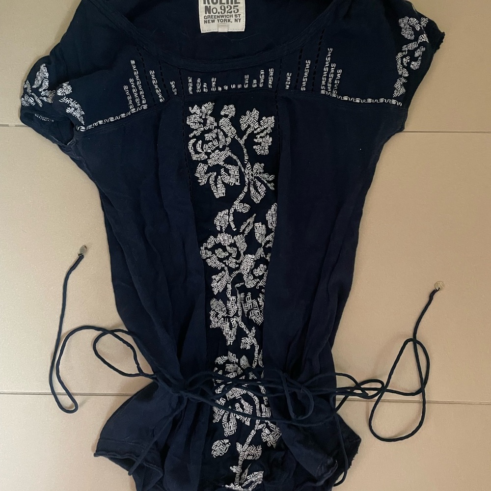 VINTAGE Y2K Navy Embroidered Top